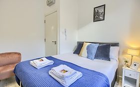 The Finsbury Deluxe Apartments